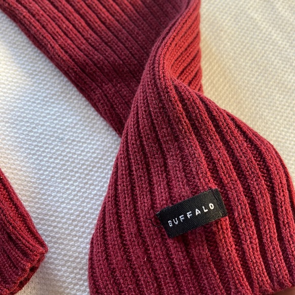 🍀3/50 BUFFALO Ribbed V-Neck Sweater (M) - Picture 2 of 10